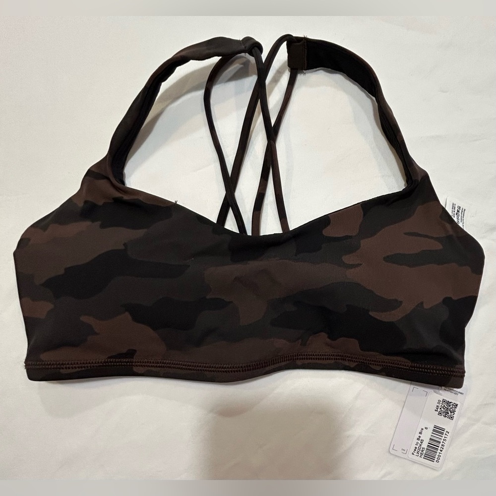 NWT lululemon Free To Be size 6 - NEW WITH TAGS!